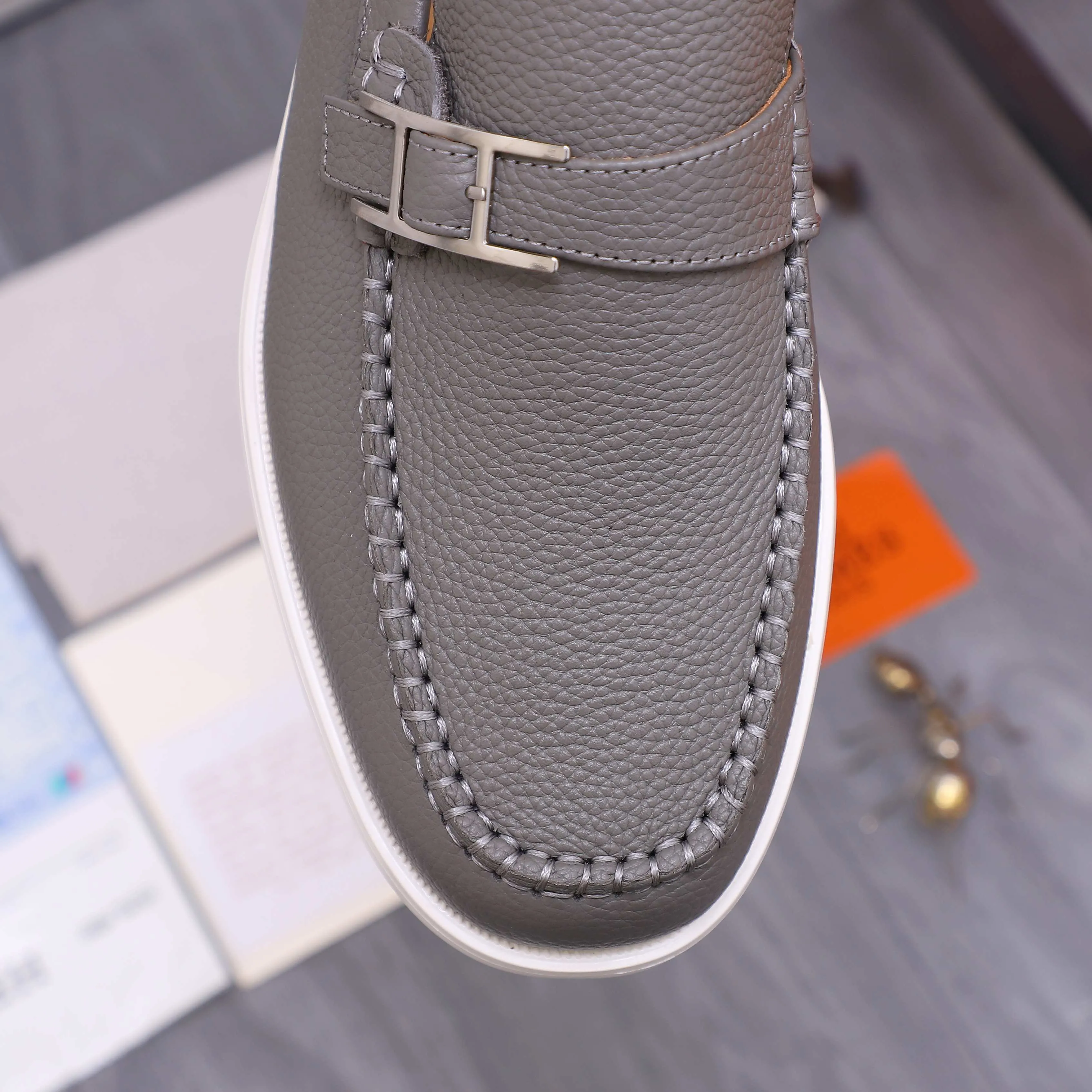 Men's shoes 💰p560 Product trademark: HERMES "Hermes" casual slip-on men's shoes. Regular size: 38-46 (45.46 is custom-made and non-returnable) Product materials: Selected pebbled cowhide upper, cowhide lining, original foam rubber ultra-light sole